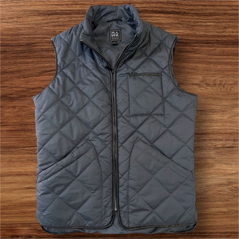 Jos. A Bank Men’s Dark Gray Quilted Puffer Vest. Size Medium.